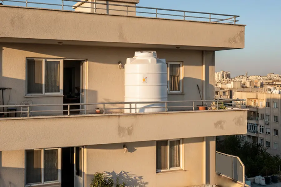 نصب مخزن آب در تراس واحد