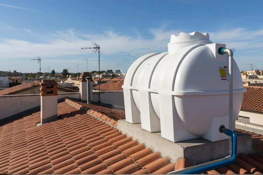 مخزن افقی پشت بام